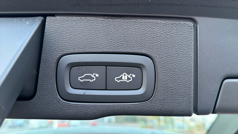 Volvo XC60 2.0 B5P Plus Dark 5dr AWD Geartronic Petrol Estate